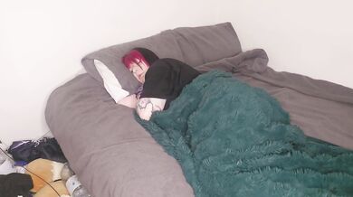 Slutty emo girl wakes up horny