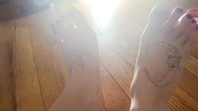Freaky Tattooed Girl Plays With Her Dirty Feet