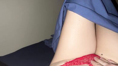 He put his hand in his stepsister's panties while she was texting her boyfriend.