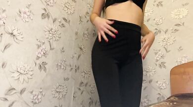 Cumming in black sexy pantyhose