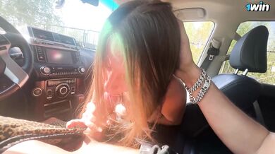 Bored on the Road: How a Girl's Spontaneous Temptation Turned a Drive into an Adventure