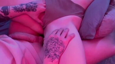 Sweet pussy wants sex, teasing her with dick