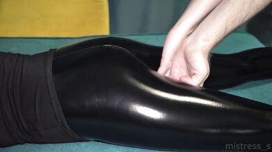 SLOWMO! Slapping and squeezing tight ass in shiny leather leggings