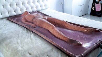 latex vacbed vacuum rubber Katerina Piglet