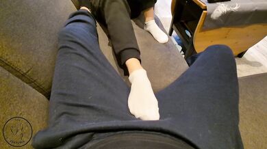 Sockjob - please cum on my dirty socks