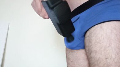 Let's watch and listen to how this man cums on his penis with a sports vibrator!