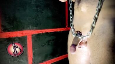The metal chain on the member and go to the pleasure! Bright orgasm!