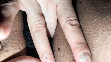 Quick fingering of wet Asian pussy with squirting