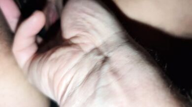 Quick fingering of wet Asian pussy with squirting