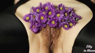 Purple flowers on my pussy