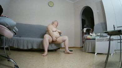 girlfriend masturbates in front of the camera for fans