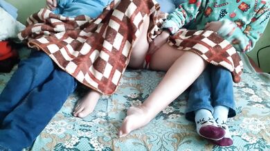 My girlfriend's sister riskily jerk off me while the three of us were watching a film - Lesbian_illusion