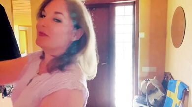 Knulla din styvsyster - hela videon på 37 minuter finns på min onlyfans