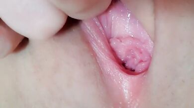 Teen girls plays with her toy dildo.