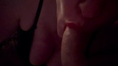 Red lips amateur blowjob