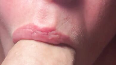 Horny wife loves suck dick