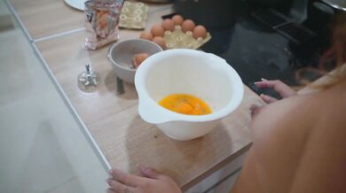 Baking a cake with SwedishDIFtjejen