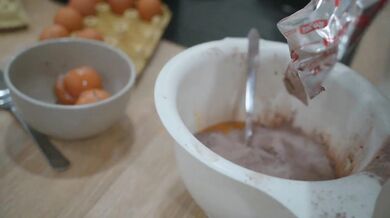 Baking a cake with SwedishDIFtjejen
