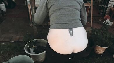 FREE PREVIEW - MILF Buttcrack Rose Pruning - Rem Sequence