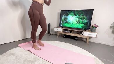 Yoga to HARD FUCK & CREAMPIE