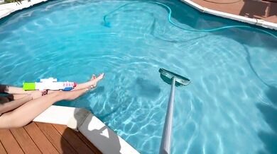 UNDERWATER BLOWJOB! HORNY COLLEGE TEEN FUCKS THE POOL BOY WHILE HER PARENTS ARE OUT!