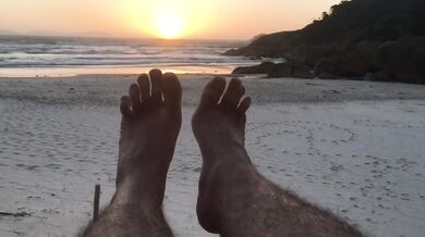 Sand is squeaking reminds me of our squeaking bed - Manlyfoot Road trip