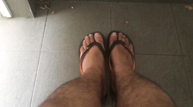 Finally a spot to show off my feet waiting for someone to give me what I need - Manlyfoot Road trip