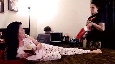 Spoiling Abby 69 Reverse Cowgirl Squat Strapon Pussy Eating