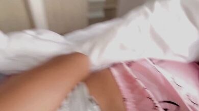 Sharing Bed With My Little Stepsister-Family Reunion