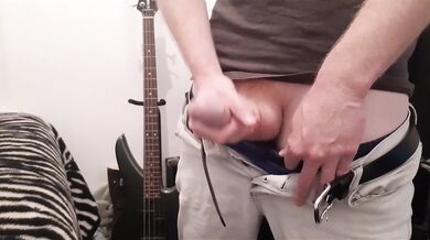 Perv Housemate Gets A Show And A Load