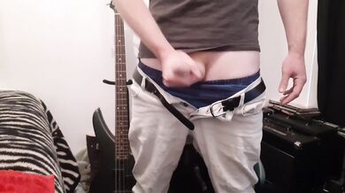 Perv Housemate Gets A Show And A Load