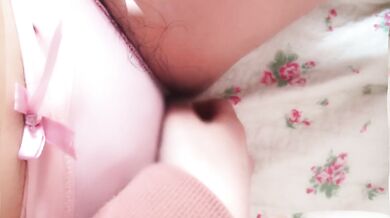 仕事中に隠れてローターオナニーする変態素人女【個人撮影】