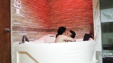 Fucking rich in the jacuzzi