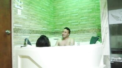 Fucking rich in the jacuzzi