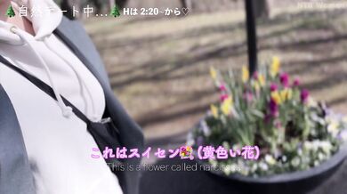 Married woman squirts profusely with a dildo