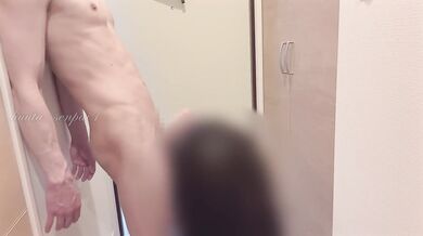 【玄関えっち】 えっちな下着を着た彼女に玄関で襲われてしまい、ドアを開けたままバックで生中出し