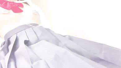 セーラー服のJKが綺麗なおまんこ見せびらかしながら、乳首クリップとおもちゃでクリオナ