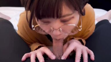 The glasses girls do a handjob and blowjob using both hands and gokkun plenty of sperm!
