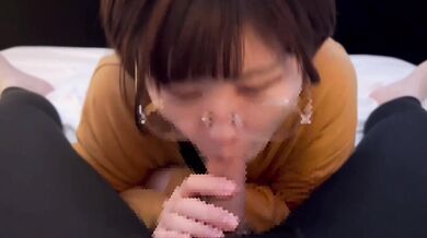 The glasses girls do a handjob and blowjob using both hands and gokkun plenty of sperm!