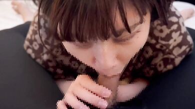 College girl gets excited while sucking a dick and a lot of sperm flows into her mouth