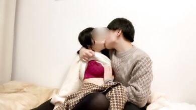 【個人撮影】女の子の日の過ごし方休日デート終わりにベッドでまったりしてたら甘々ディープキスからイチャイチャが始まった..愛ある濃厚フェラ抜きJapanese amateur hentai