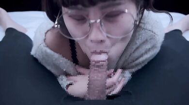 メガネっ子が興奮してフェラで精子をたっぷり搾り取る cum in mouth blowjob