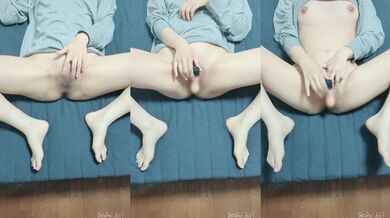 Loose clitoris play with toys.