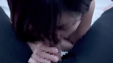 She sucks all the erotic cocks while making noise with plenty of saliva!