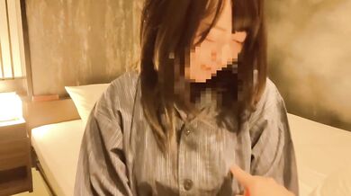 Japanese OHADAKE - Rich sex with a dark-haired beauty at a modern Japanese inn with plenty of forepl