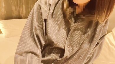 Japanese OHADAKE - Rich sex with a dark-haired beauty at a modern Japanese inn with plenty of forepl