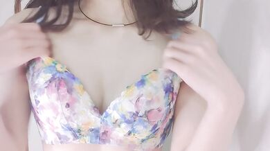 ドM女子大生が生理中も我慢できずに電マオナニーでイキまくる |japanese uncensored