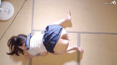 制服で床オナ、足ピン、M字開脚…義父に見つからないように秘密のオナニー（日本人素人）비밀 자위