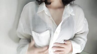 Female college student who can't stand nipple masturbation Japanese uncensored