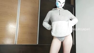 i decided to exercise with a toy inside my pussy (i couldn't stand it anymore)